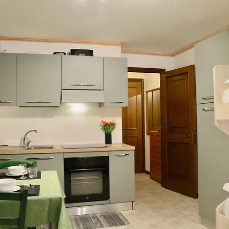 Hostdomus - Grey Mono * Sestriere