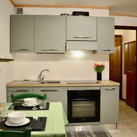 Hostdomus - Grey Mono דירה