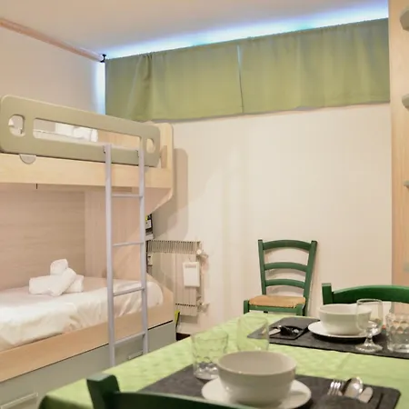 Apartman Hostdomus - Grey Mono Sestriere