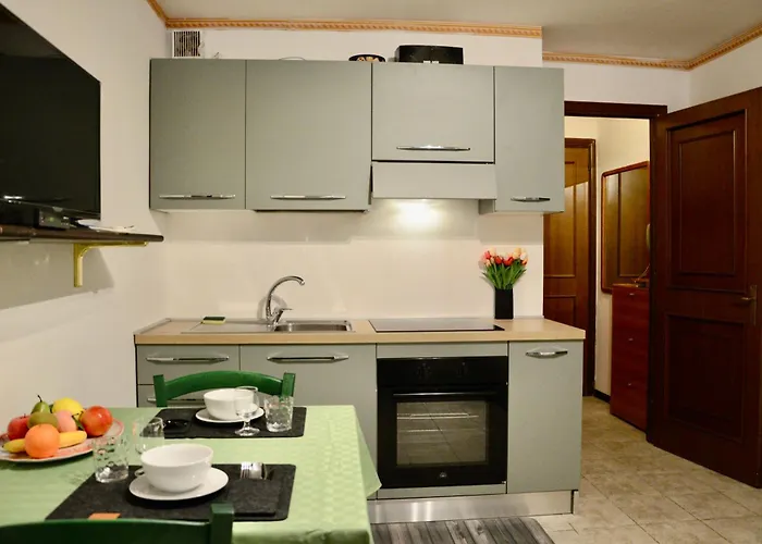 Hostdomus - Grey Mono Apartment